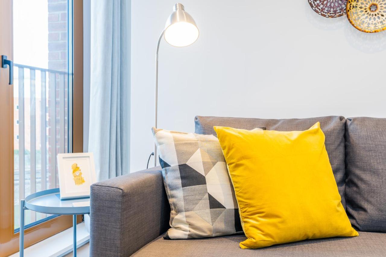 St Albans 2 Bed Luxury City Apartment, 5 Mins Walk To Train & Allocated Parking Экстерьер фото
