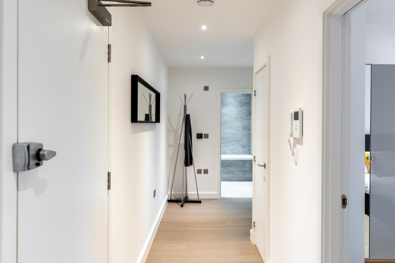 St Albans 2 Bed Luxury City Apartment, 5 Mins Walk To Train & Allocated Parking Экстерьер фото
