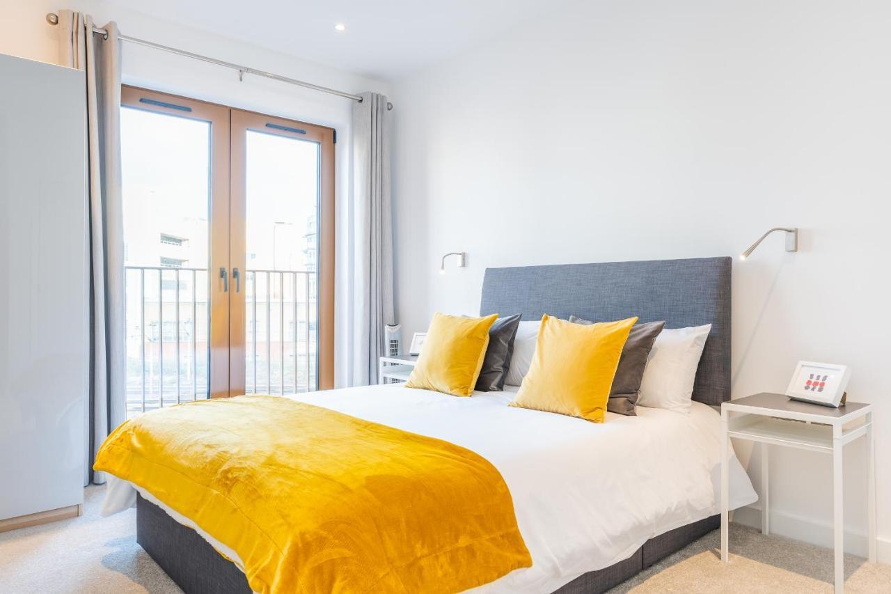 St Albans 2 Bed Luxury City Apartment, 5 Mins Walk To Train & Allocated Parking Экстерьер фото