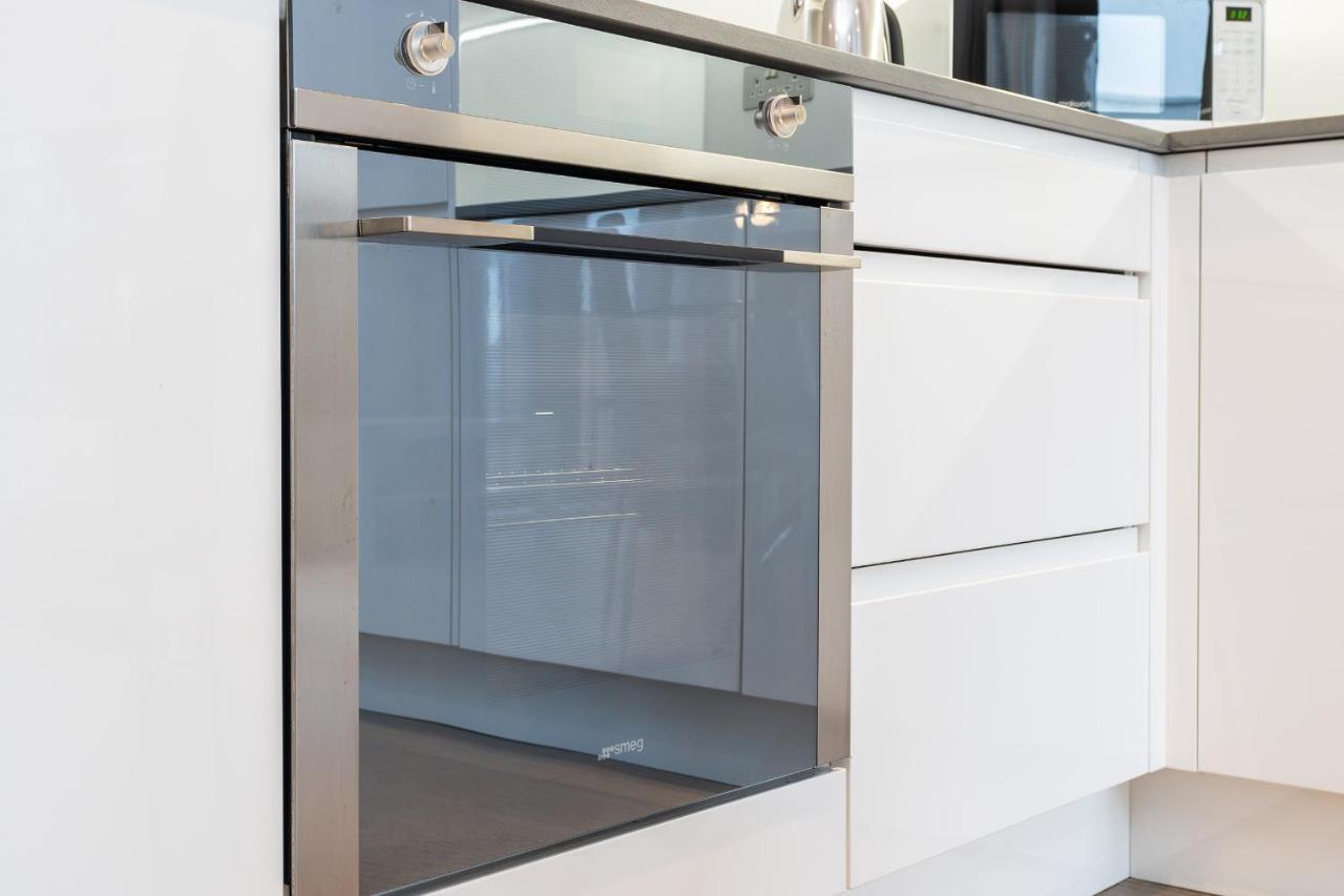 St Albans 2 Bed Luxury City Apartment, 5 Mins Walk To Train & Allocated Parking Экстерьер фото